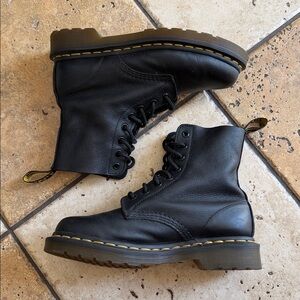 Dr. Martens Pascal Virginia Leather Boots – Soft Black 8-Eye – Women’s 6